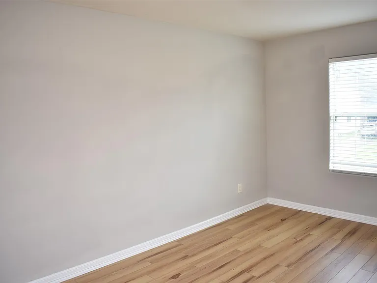 410 Laurel Sage Dr — Photo 13