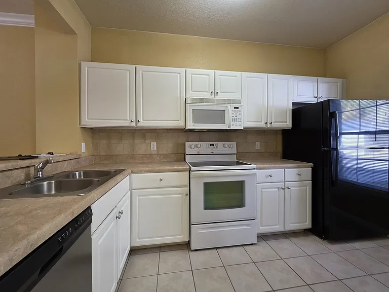 5065 NW 45th Rd #103 — Photo 7