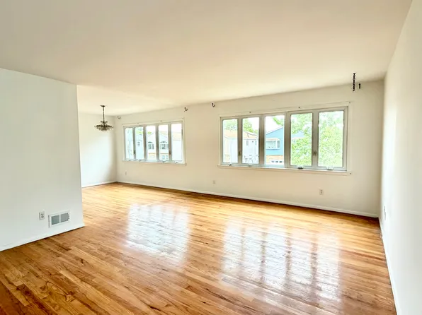 35 Jaffe St, Staten Island, NY 10314