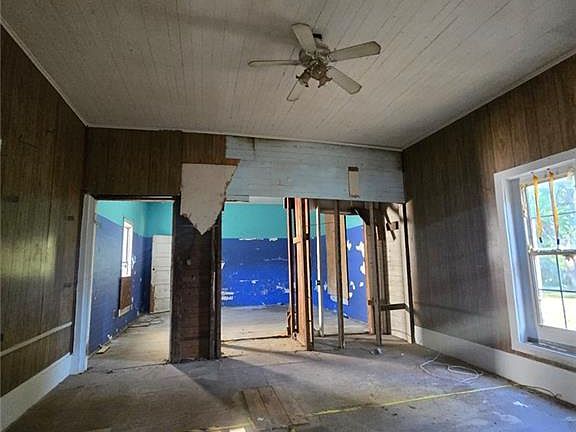 4th image of 101 Smith Rd