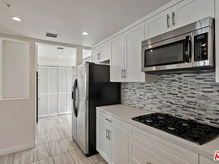 11737 Goshen Ave #302 — Photo 12