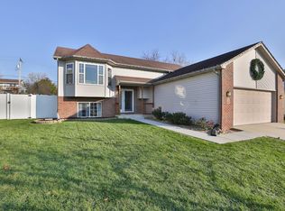 17625 Brookwood Dr, Lowell, IN 46356