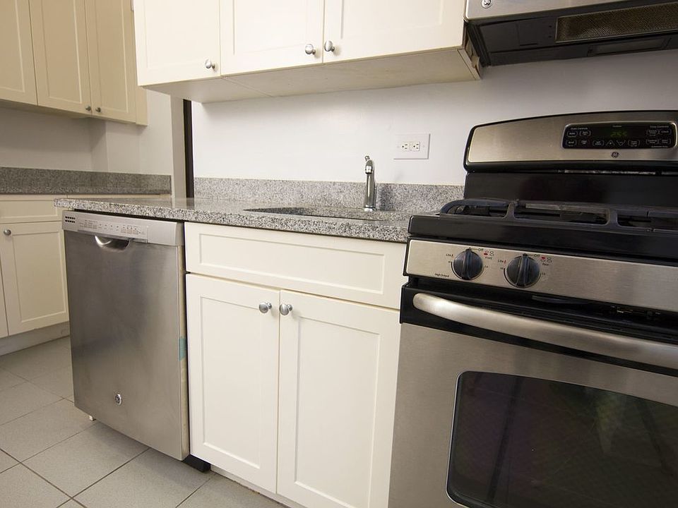 1st image of 3135 Crescent St APT 2P