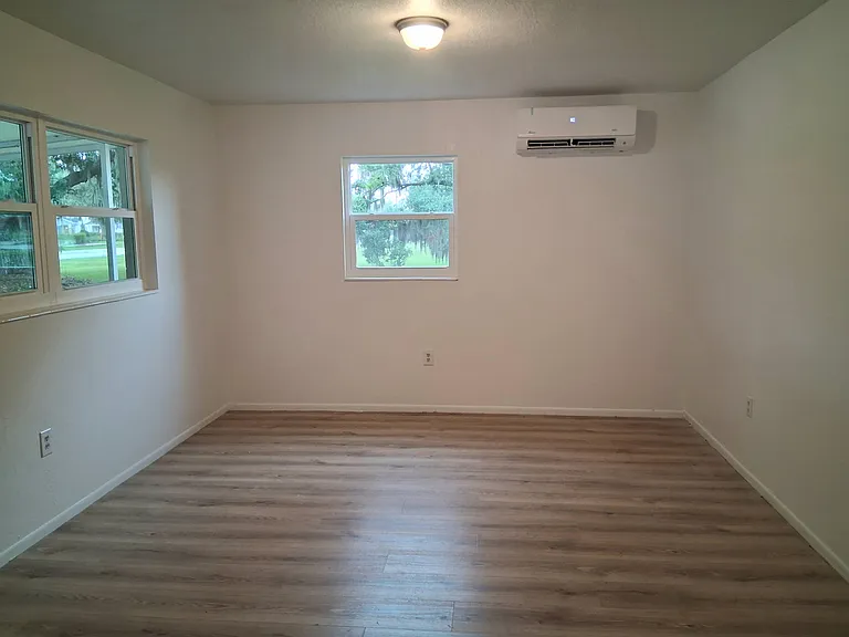 5609 16th Ave E #1 — Photo 4