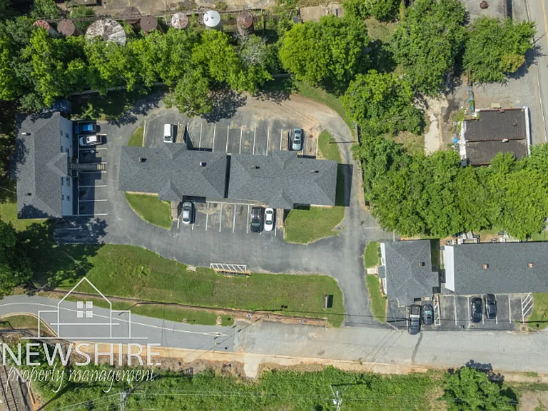 Hampton Avenue Apartments Comfortable Greenville Living Close to Everything — Photo 30