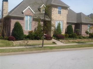 689 Clinton Cir, Springdale, AR 72762