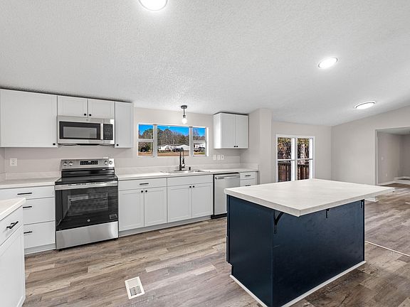 4th image of 200 Country Walk Ln