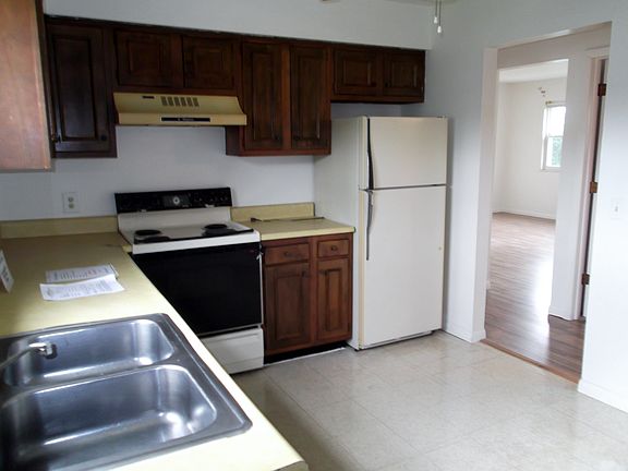 5th image of 404 Lexington Ave