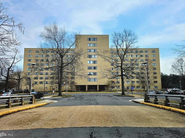 6641 Wakefield Dr APT 712, Alexandria, VA 22307