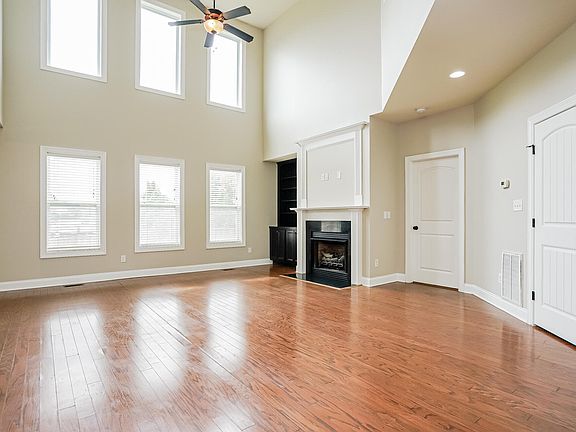 2nd image of 650 Winding Oak Way