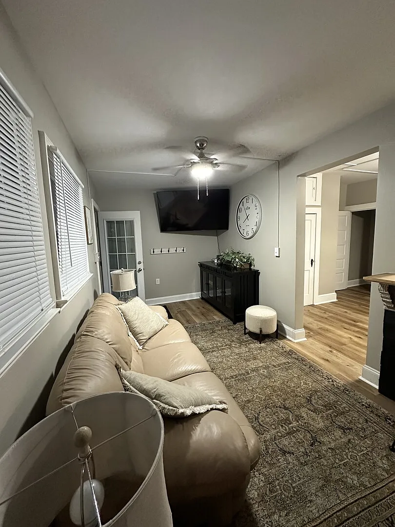 108 South Franklin Street #6- Beautiful Furnished apartment available — Photo 3