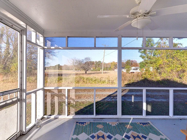 7331 Farmers Dr — Photo 8