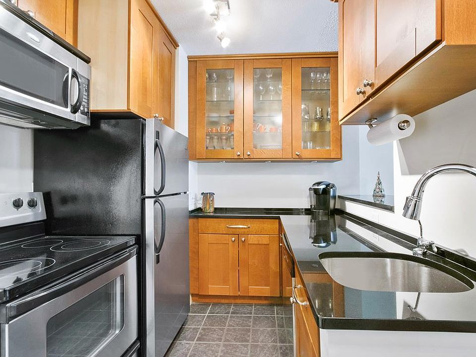 1st image of 300 E 54th St APT 10A