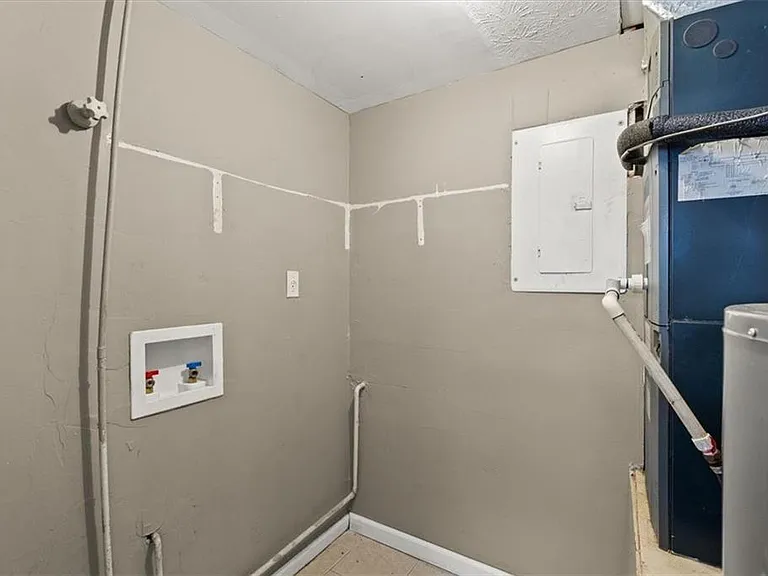 360 Winding River Dr #C — Photo 8