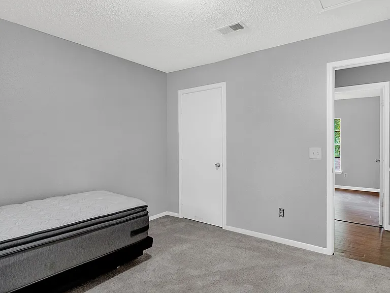 163 Sylvan Forest Dr — Photo 16
