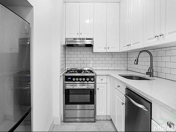 2nd image of 304 E 20th St APT 2d