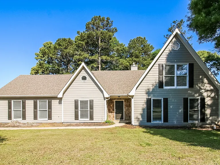1001 Crown Corners Dr — Photo 1