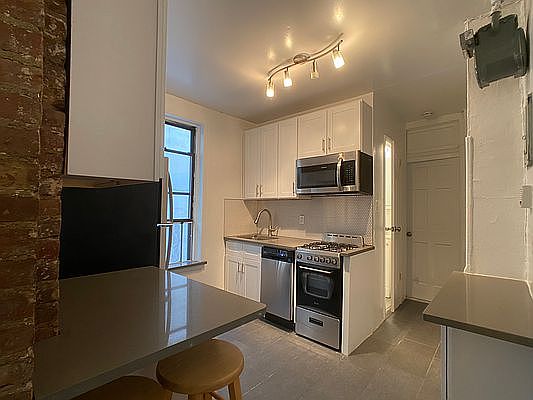 1st image of 338 E 92nd St APT 18