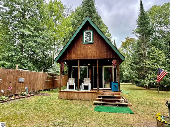 8658 Whispering Trl, Evart, MI 49631