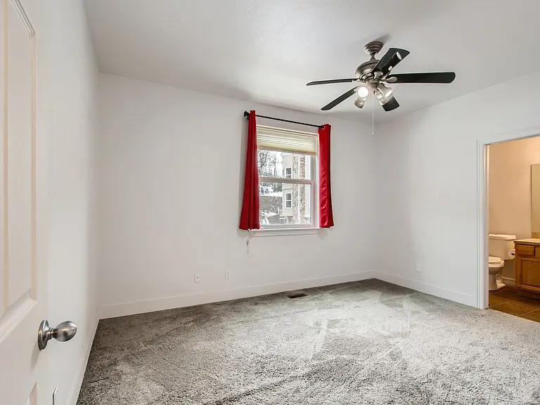 799 Martin Dr — Photo 21