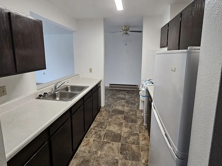 409 S Hudson Ave — Photo 3