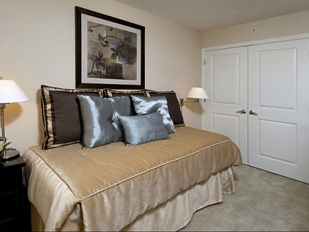 2nd image of 1531 N Pierce St APT 1014