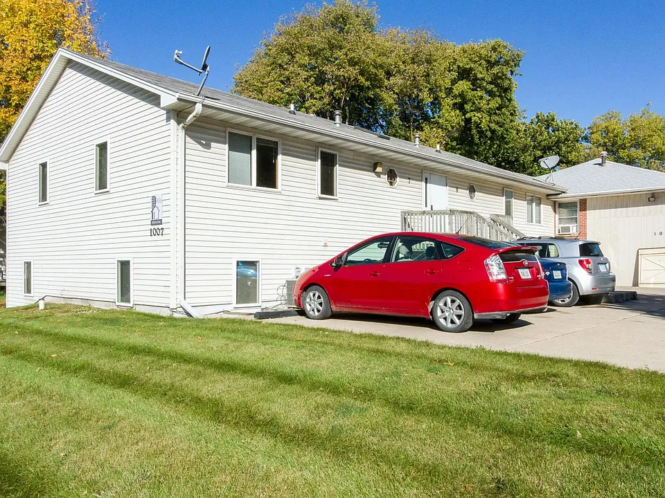 1007 Lincoln Way
