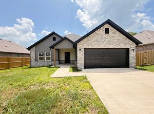385 Smith St, West Fork, AR 72774