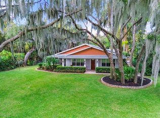 4541 Lakeshore Dr, Mount Dora, FL 32757