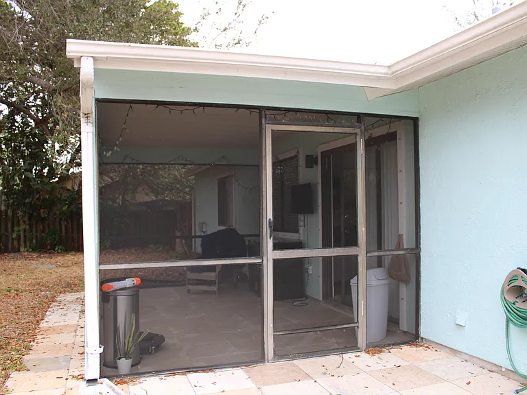 2533 SE Grand Dr — Photo 26