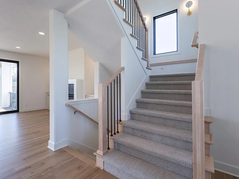 21911 Parkview Dr — Photo 30