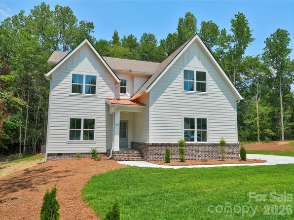 2311 Chateau Ct, Matthews, NC 28105