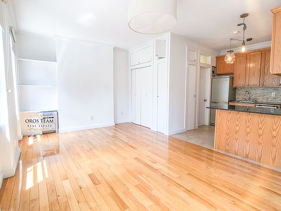 3rd image of 38 Grand St APT 1E
