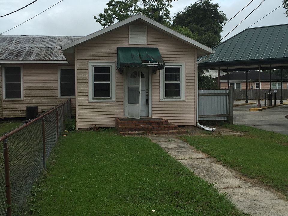 1st image of 206 Jefferson St
