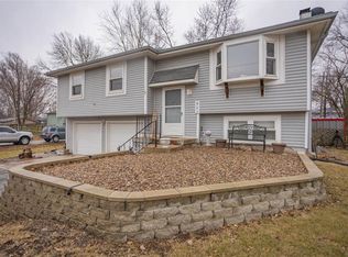 501 W King St, Spring Hill, KS 66083