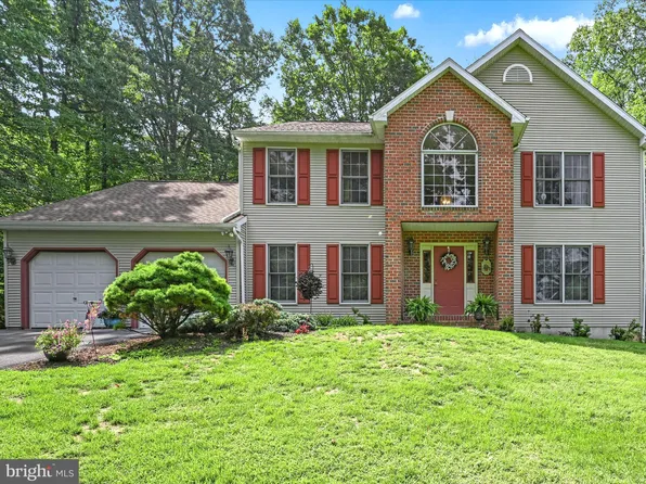 2 Whitetail Dr, Robesonia, PA 19551