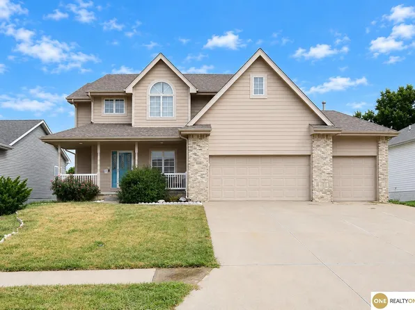 16530 Redwood St, Omaha, NE 68136