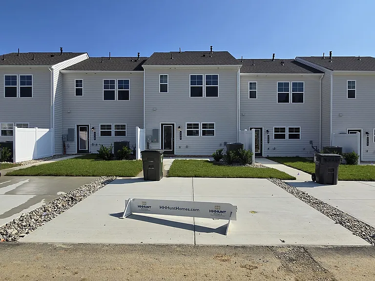 220 Greenpark Rd — Photo 35