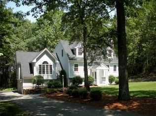 37 Parkhurst St, Dunstable, MA 01827