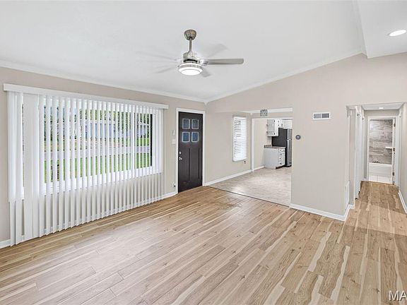 5th image of 140 Saint Thomas Ln
