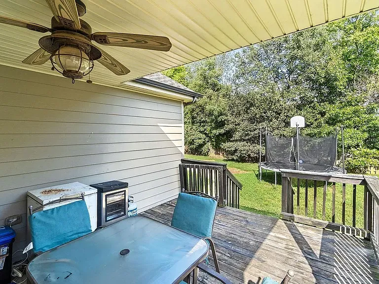 2231 Fairfax Dr — Photo 21