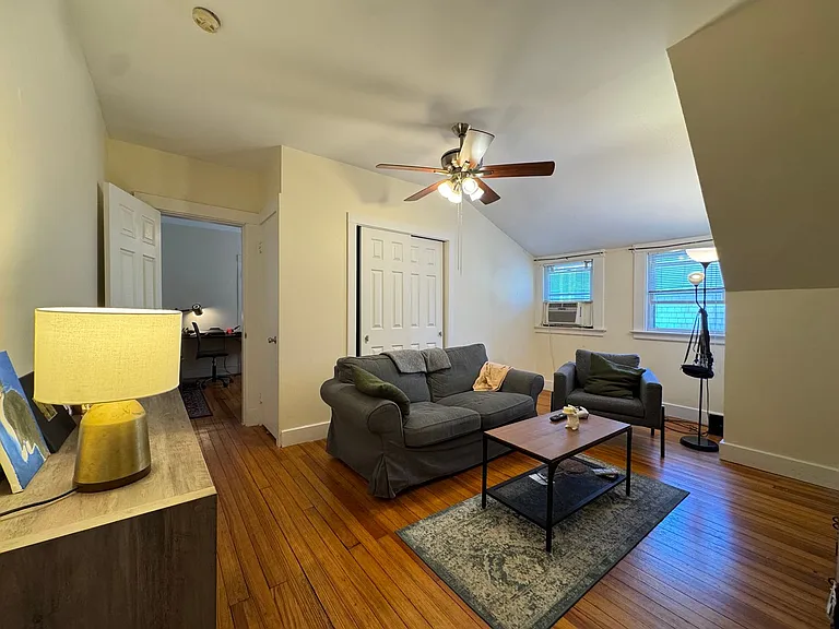 323 Willow St #325 — Photo 2