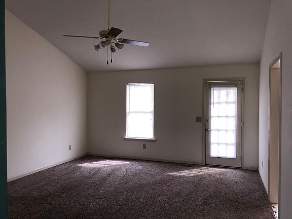 2nd image of 109 W Monterey Ct