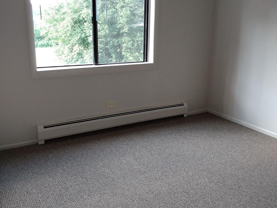 8242 Woodland Dr Darien IL Zillow