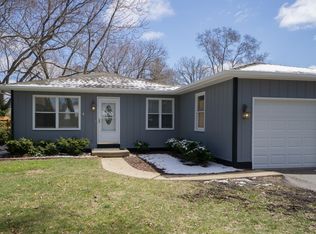 63 Barberry Dr, Crystal Lake, IL 60014