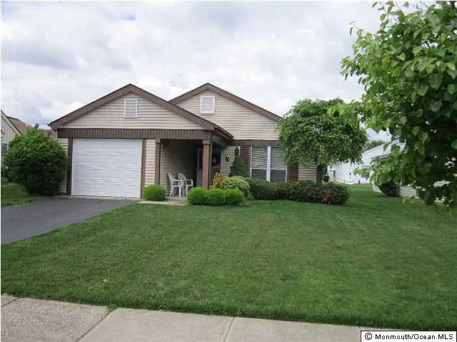 24 Marlow Ave photo 1