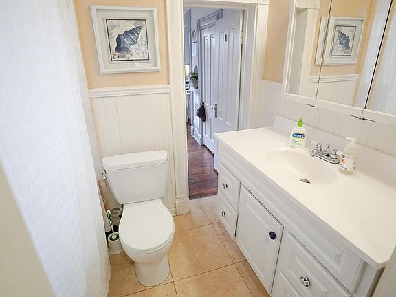 3rd image of 1023 Isabella Ave