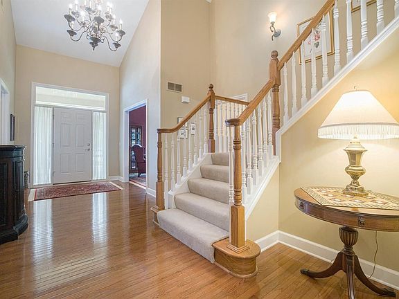 5th image of 15893 Winding Creek Ct