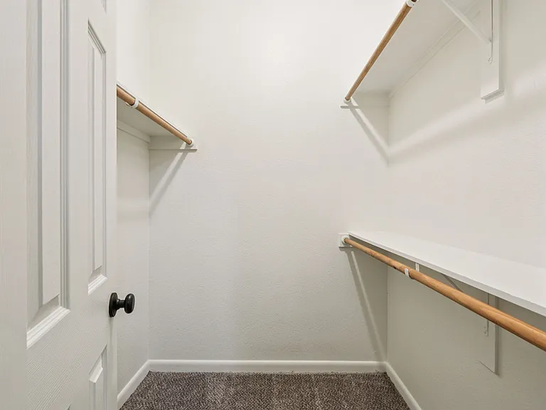 B2 - DUPLEX - 2BD, 2BA - 1054SF - Guest Bedroom Closet