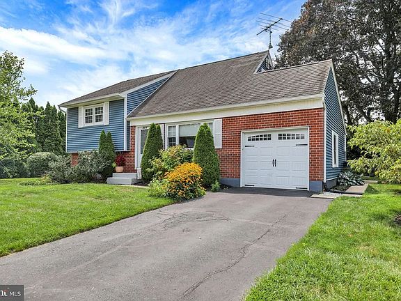 5th image of 2614 Tennyson Ave